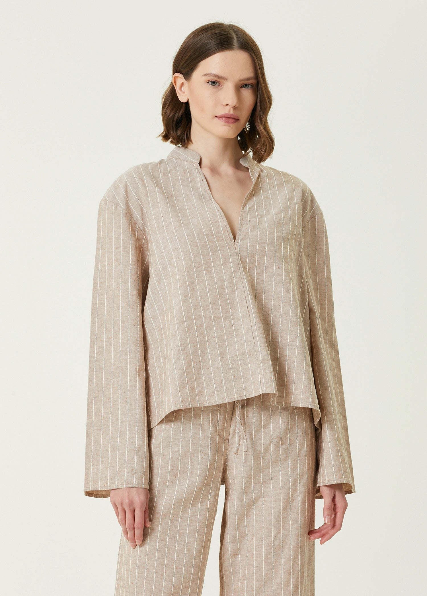 V Yaka Bluz & Pantolon Takım