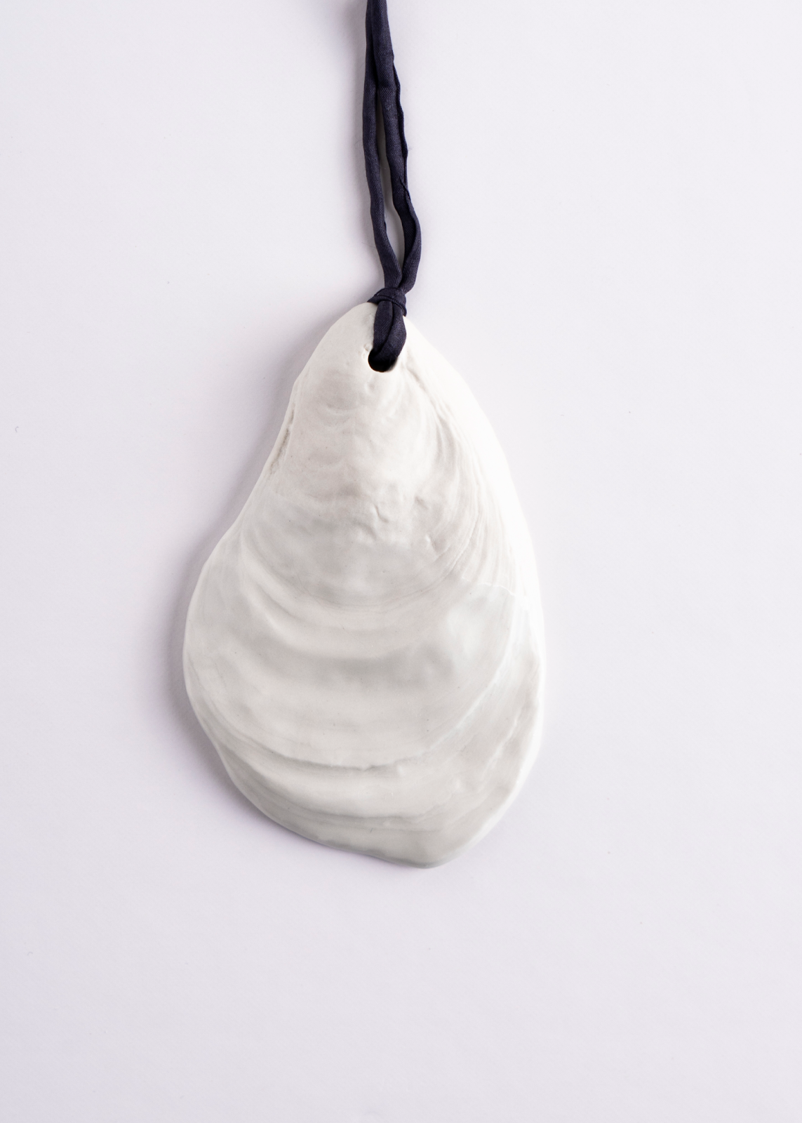 Porcelain Shell Amulet 002