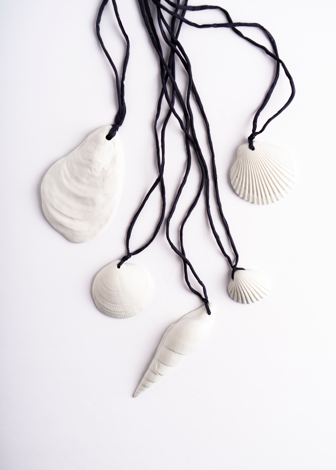 Porcelain Shell Amulet 004